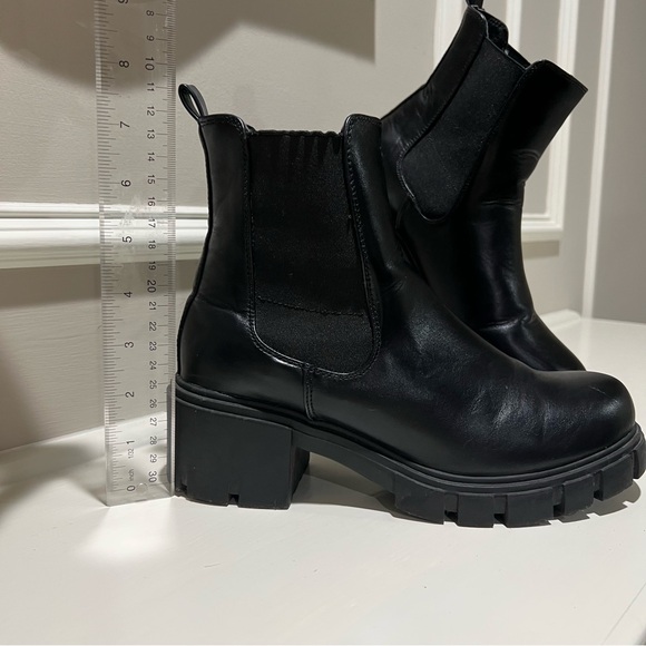 Black Chelsea Ankle Boots Size 8 - Picture 2 of 7